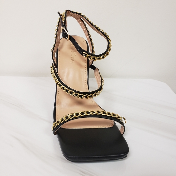 Elegant Black Heel With Gold Chain Accent Women's Size 7 - Picture 3 of 5